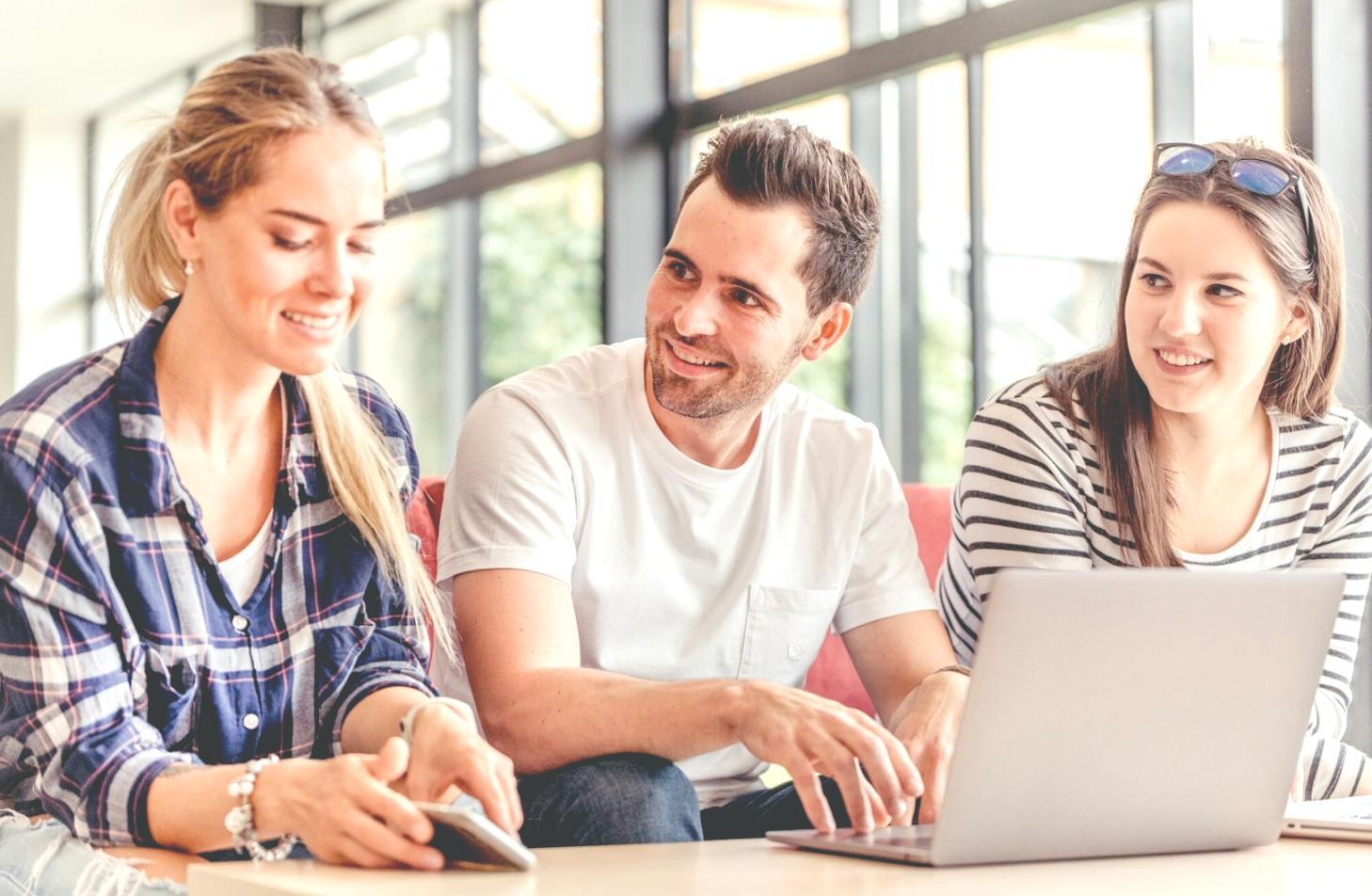 Detaillierte Finanzberichte und Datenanalyse